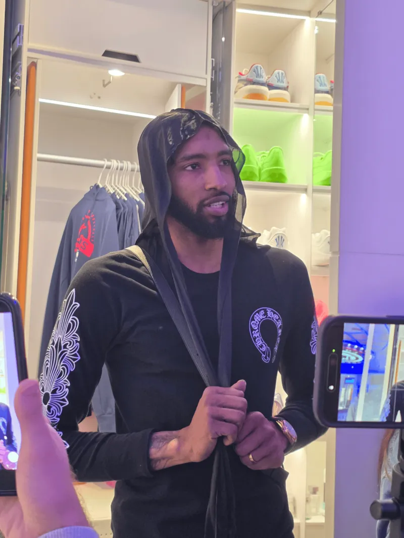 新葡京-小琼斯谈对阵开拓者：我们别无选择，只能拼尽全力奋力争胜